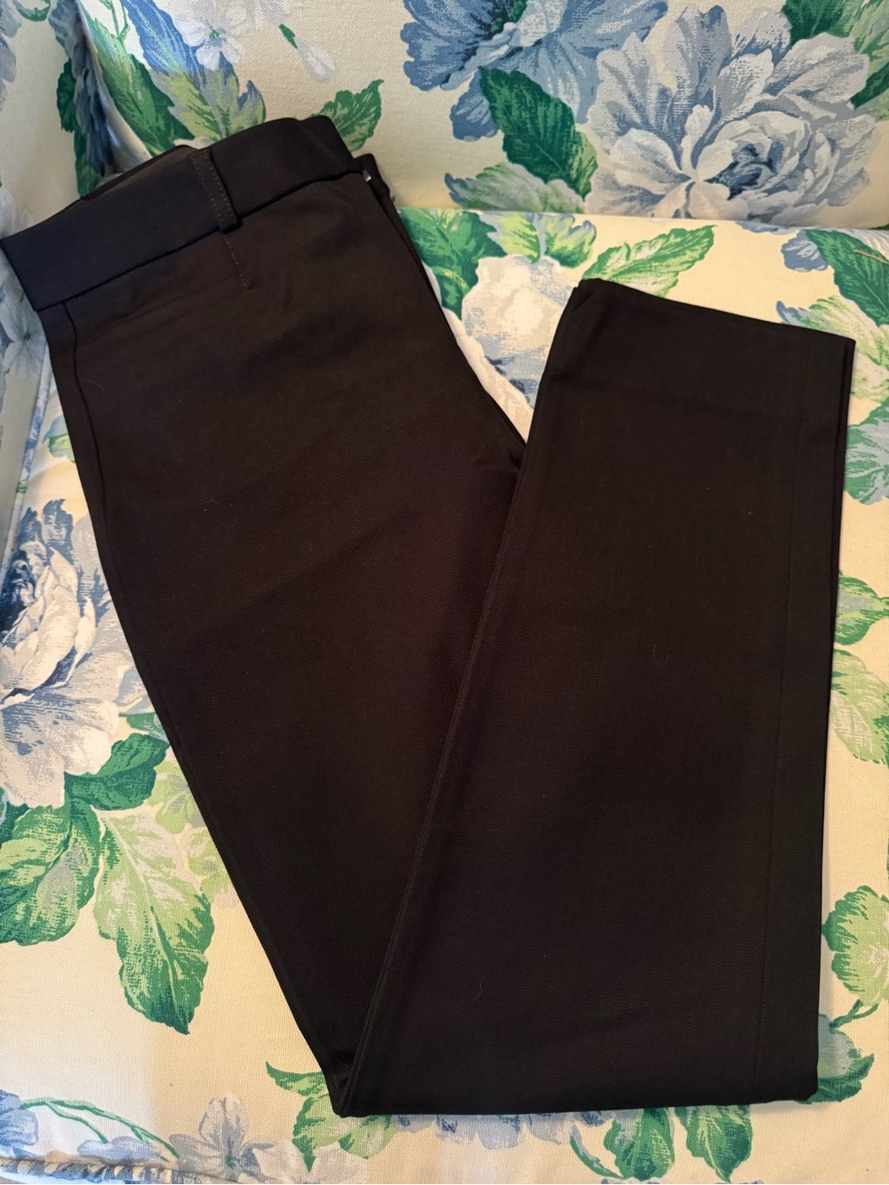 Banana Republic Size 4 Black Sloan Flat Front Pants - Slim Tailored Look. NWOT
